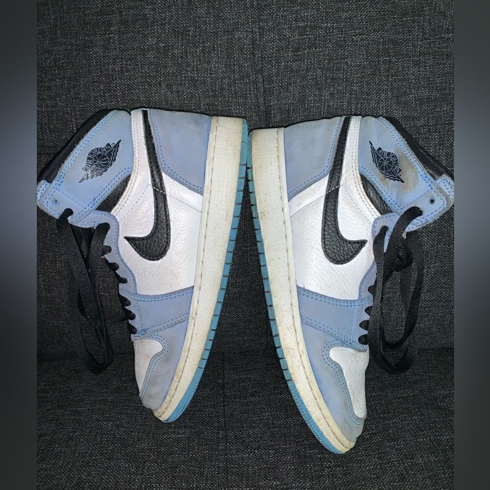 Air Jordan 1 OG University Blue